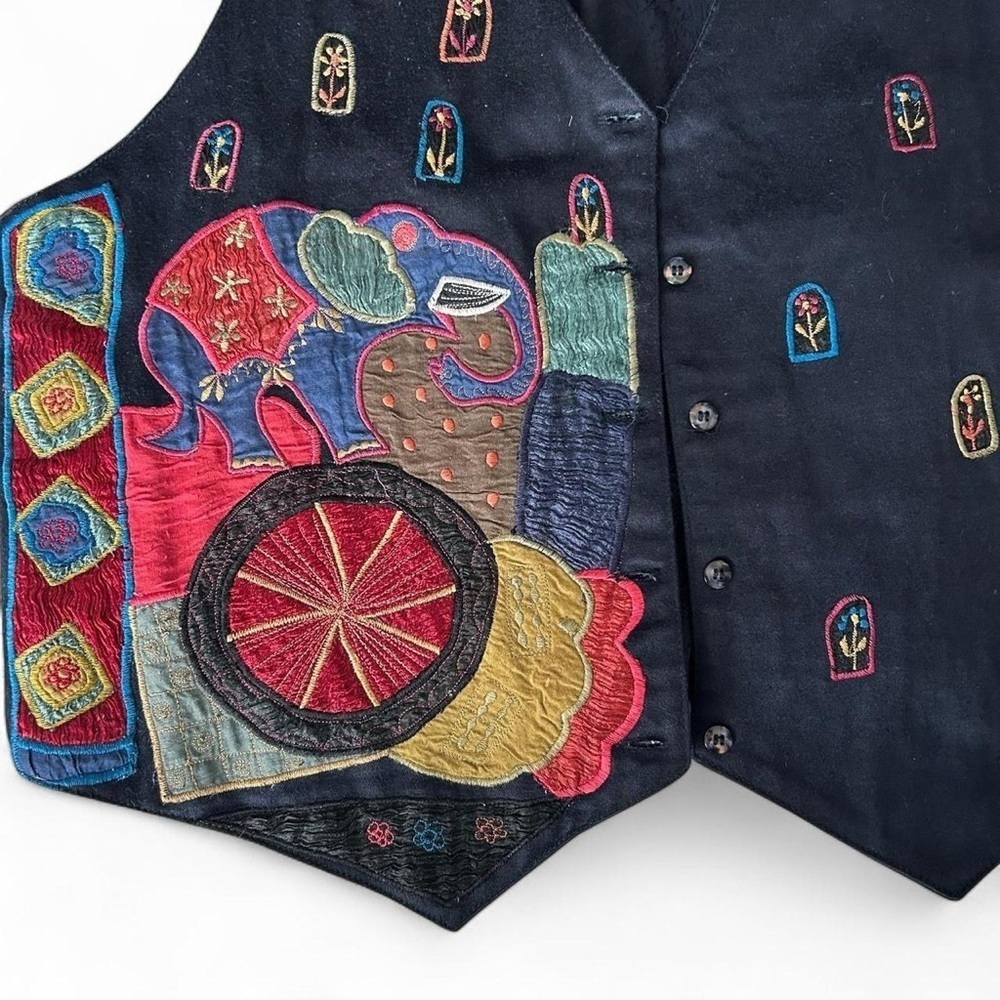 Boho Elephant Embroidered Vest | Vintage Kāra•vān | Folk Art India | Size M - Picture 7 of 8